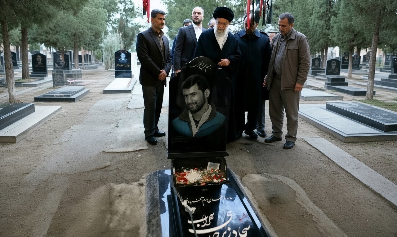 «به لطف خداوند حاضر هستم»؛ بخشی از وصیت‌نامه شهید سجاد زبرجدی به همراه نشانی مزار