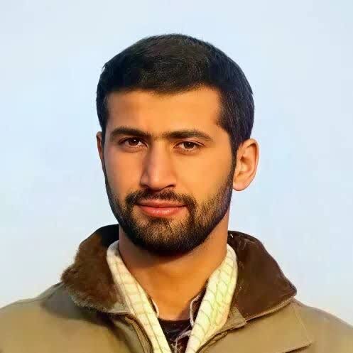 «به لطف خداوند حاضر هستم»؛ بخشی از وصیت‌نامه شهید سجاد زبرجدی به همراه نشانی مزار