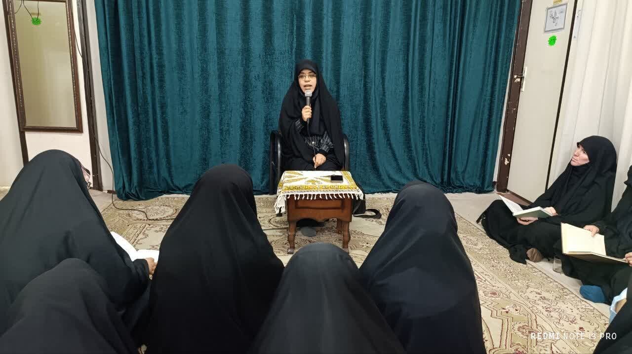 جلسات خانگی قرآن پدافندی در برابر تهدیدات فرهنگی است