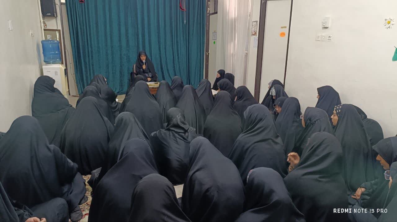 نشست تخصصی احیای «جلسات خانگی قرآن» در مدرسه علمیه فاطمیه شهرستان کارون برگزار شد