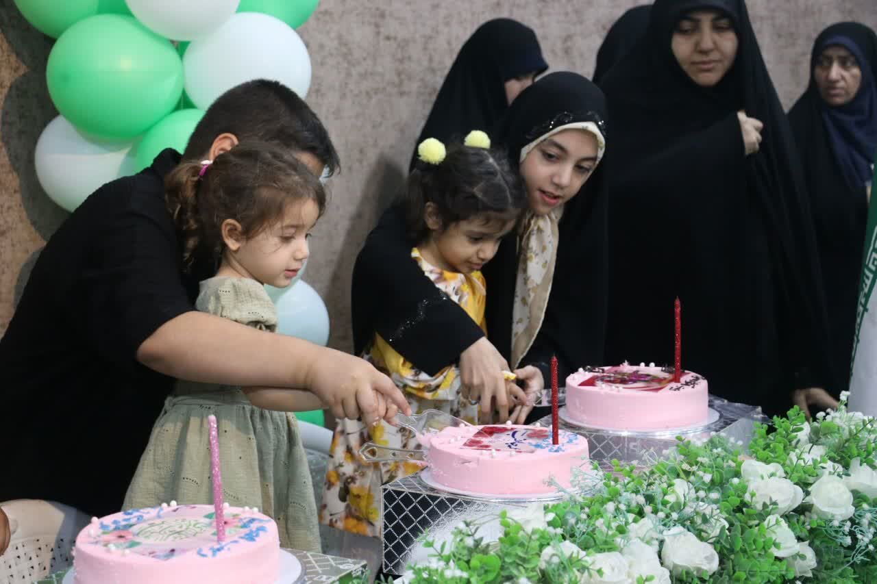 برگزاری جشن متفاوت ولادت حضرت زینب(س) با تکریم پنج دختر شهید + عکس