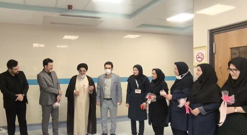 تجلیل امام جمعه نطنز از پرستاران و کادر درمان بیمارستان خاتم الانبیاء
