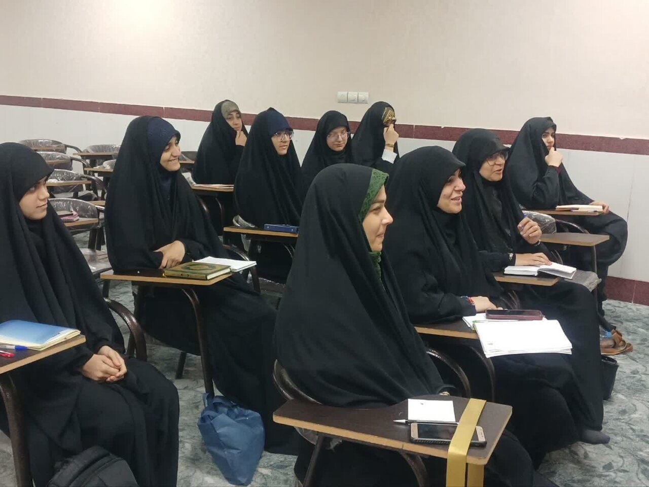 ارتقای مهارت‌های ارتباطی طلاب اهواز؛ از اصول همدلی در خانواده تا عوامل تخریب‌گر روابط