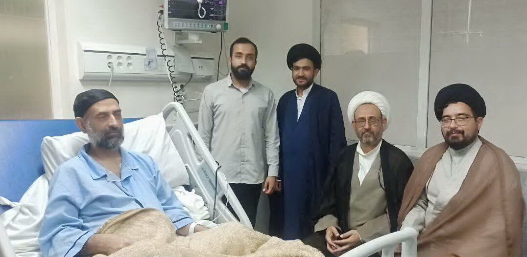 عیادت طلاب و اساتید مدرسه علمیه آیت‌الله مدنی کاشانی از مدیر پژوهش