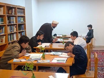 تصاویر / یک روز در مدرسه علمیه شیخ علیخان زنگنه تویسرکان