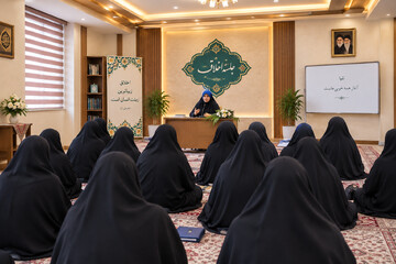 تبیین نقش عبادات و مکارم اخلاق در اصلاح رفتار فردی و اجتماعی در مدرسه علمیه فاطمیه نجف‌آباد