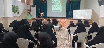 تأکید بر نقش طلاب در روشنگری نسل جوان و مقابله با جنگ شناختی دشمن