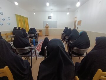 جلسه اخلاق مدرسه علمیه حضرت زینب(س) در امیدیه برگزار شد