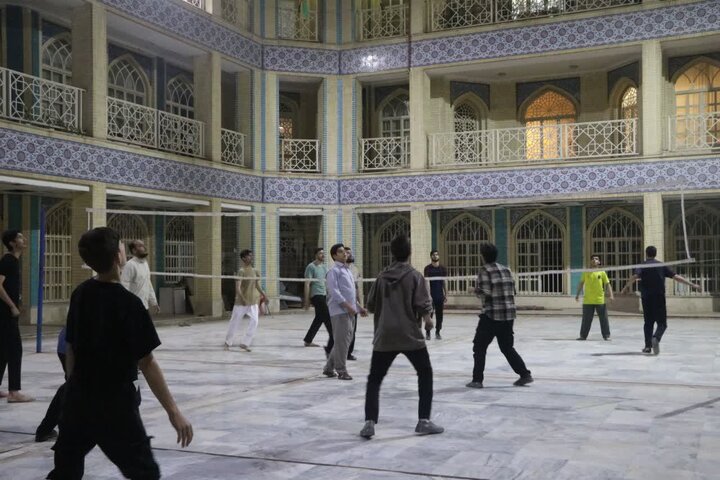 اردوی زیارتی طلاب مدرسه علمیه آیت‌ الله بهاری (ره) به شهر مقدس قم
