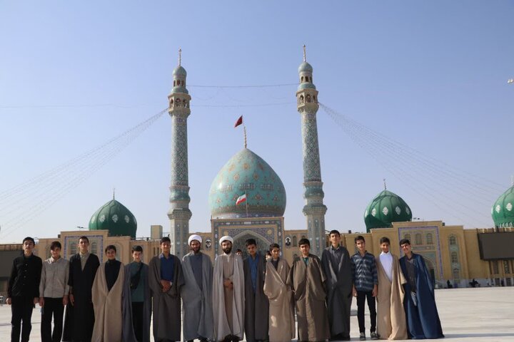 اردوی زیارتی طلاب مدرسه علمیه آیت‌ الله بهاری (ره) به شهر مقدس قم