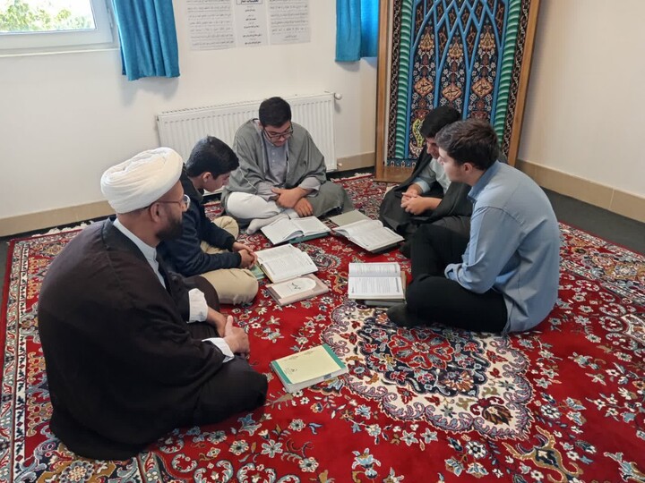 تصاویر / یک روز در مدرسه علمیه شیخ علیخان زنگنه تویسرکان