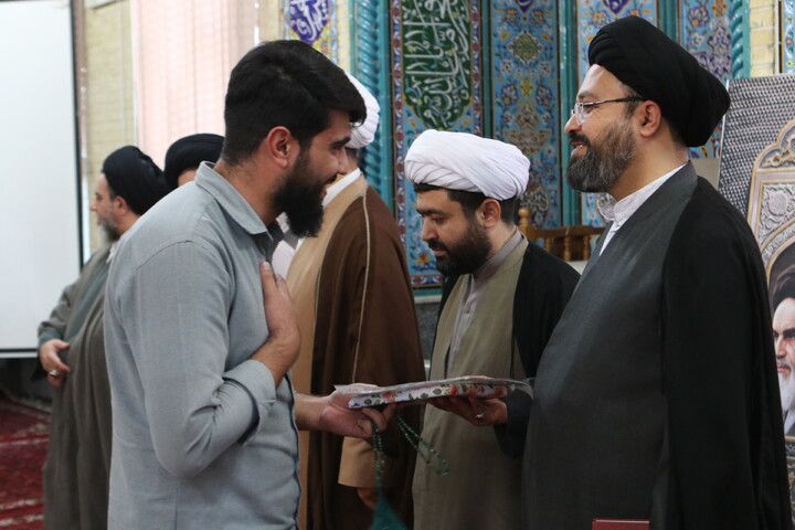 تصاویر/  تجلیل از پژوهشگران ممتاز مدرسه علمیه آیت الله آخوند(ره)