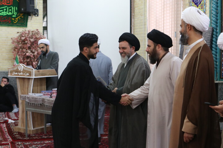 تصاویر/  تجلیل از پژوهشگران ممتاز مدرسه علمیه آیت الله آخوند(ره)