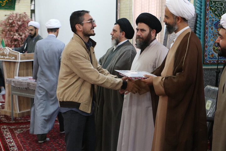 تصاویر/  تجلیل از پژوهشگران ممتاز مدرسه علمیه آیت الله آخوند(ره)