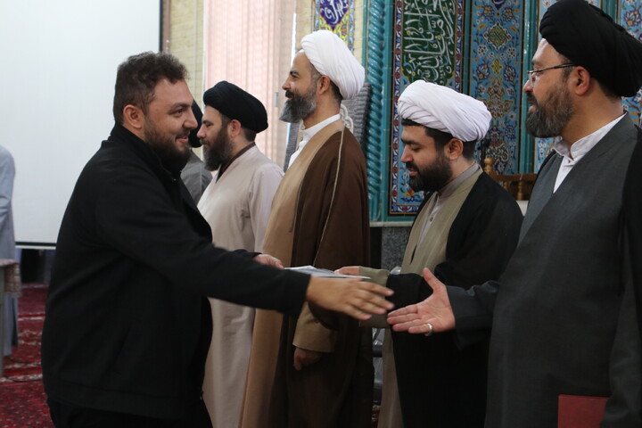 تصاویر/  تجلیل از پژوهشگران ممتاز مدرسه علمیه آیت الله آخوند(ره)