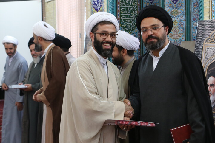 تصاویر/  تجلیل از پژوهشگران ممتاز مدرسه علمیه آیت الله آخوند(ره)