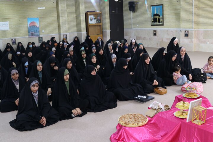 تصاویر/ مراسم جشن میلاد حضرت زینب کبری(س) در مدرسه علمیه خواهران بوشهر