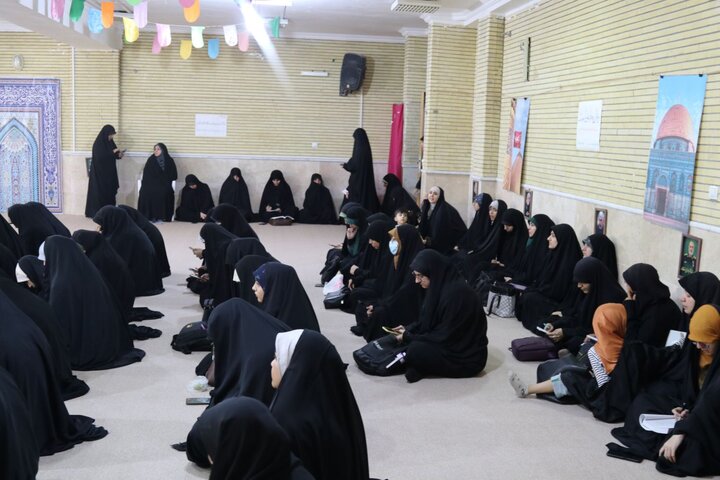 تصاویر/ مراسم جشن میلاد حضرت زینب کبری(س) در مدرسه علمیه خواهران بوشهر