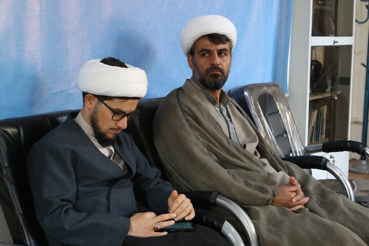 تصاویر/ جلسه قائم مقام و معاون امور طلاب حوزه علمیه همدان با  مسئول دفتر نمایندگی ولی فقیه در جمعیت هلال احمر استان همدان