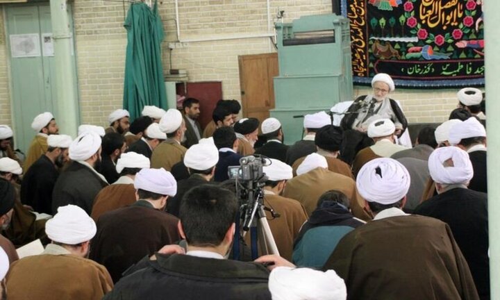 آیت اللہ بہجتؒ کی 12 نصیحتیں؛ گھر میں برکت اور حفاظت کے لیے کیا کریں؟