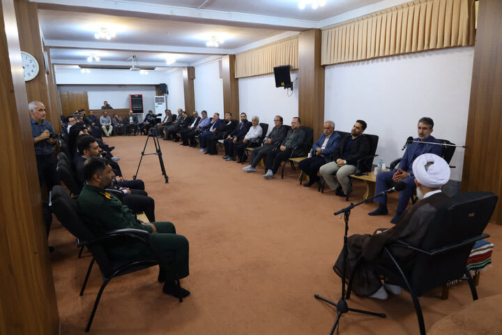 دیدار مدیرکل و روسای ادارات ورزش و جوانان مازندران با نماینده ولی‌فقیه
