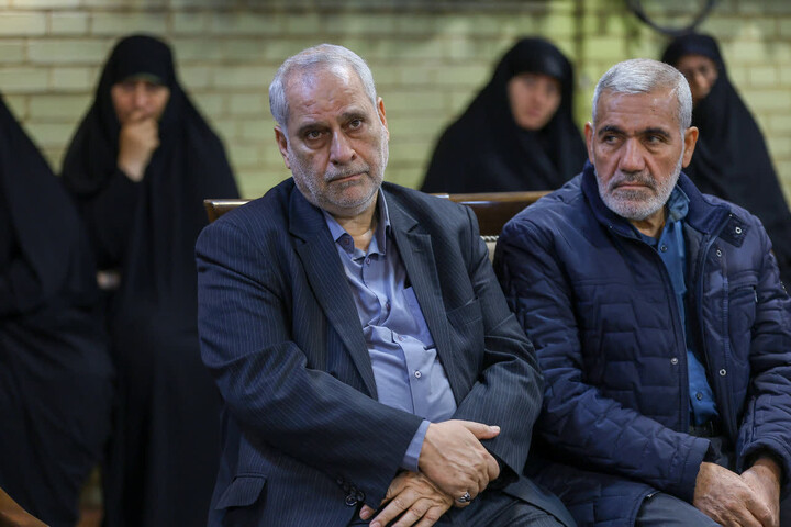 تصاویر / دیدار جمعی از فعالان، نخبگان و دغدغه‌مندان فرهنگی با نماینده ولی فقیه در استان آذربایجان شرقی