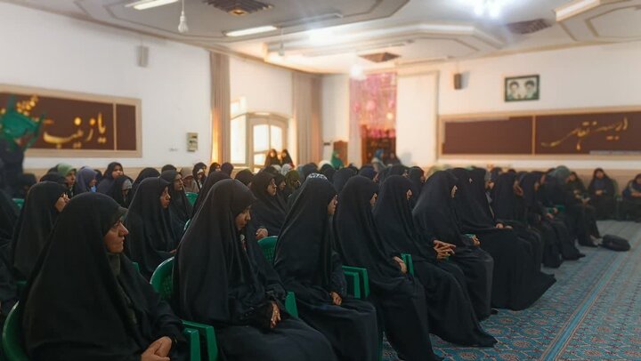 تصاویر/ مراسم جشن میلاد حضرت زینب کبری(س) در در مدرسه علمیه حضرت زینب(س) کرمان