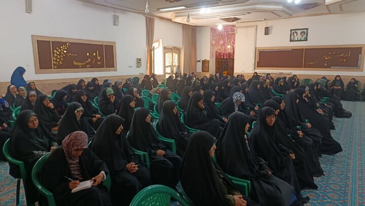 تصاویر/ مراسم جشن میلاد حضرت زینب کبری(س) در در مدرسه علمیه حضرت زینب(س) کرمان
