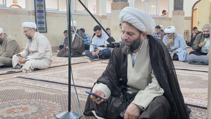 تصاویر/ قرائت زیارت آل یاسین و تجدید بیعت با امام زمان (عج) در مدرسه علمیه امام خمینی (ره) ارومیه