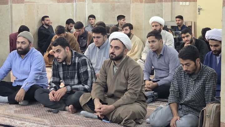 تصاویر/ نشست اخلاقی مدرسه علمیه امام خمینی (ره) ارومیه