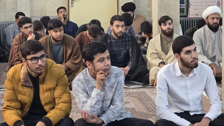 تصاویر/ نشست اخلاقی مدرسه علمیه امام خمینی (ره) ارومیه
