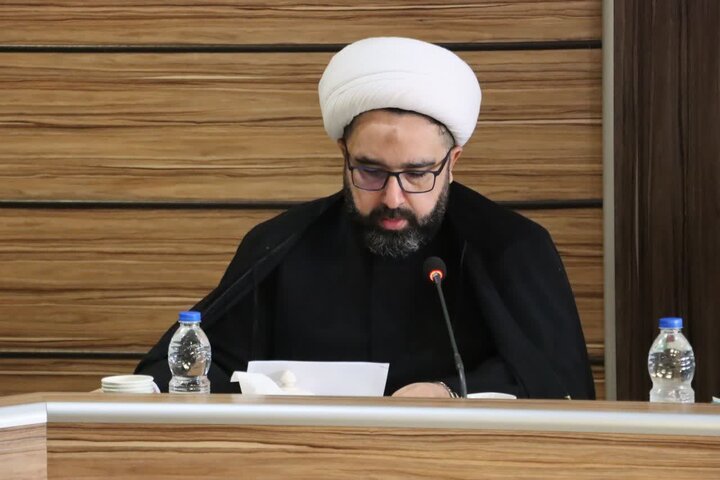 تصاویر/ گردهمایی ائمه جماعات و جلسه ستاد اقامه نماز بنیاد شهید و امور ایثارگران آذربایجان غربی