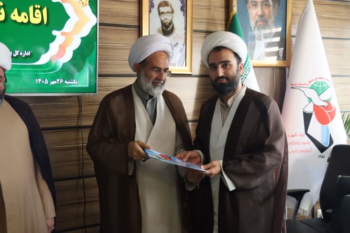 تصاویر/ گردهمایی ائمه جماعات و جلسه ستاد اقامه نماز بنیاد شهید و امور ایثارگران آذربایجان غربی