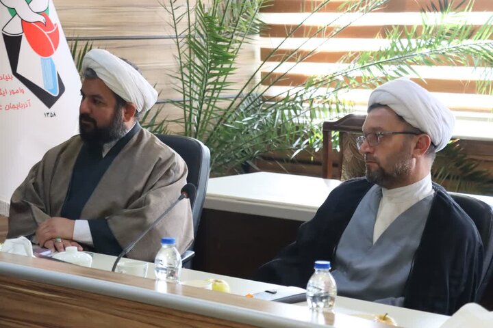 تصاویر/ گردهمایی ائمه جماعات و جلسه ستاد اقامه نماز بنیاد شهید و امور ایثارگران آذربایجان غربی