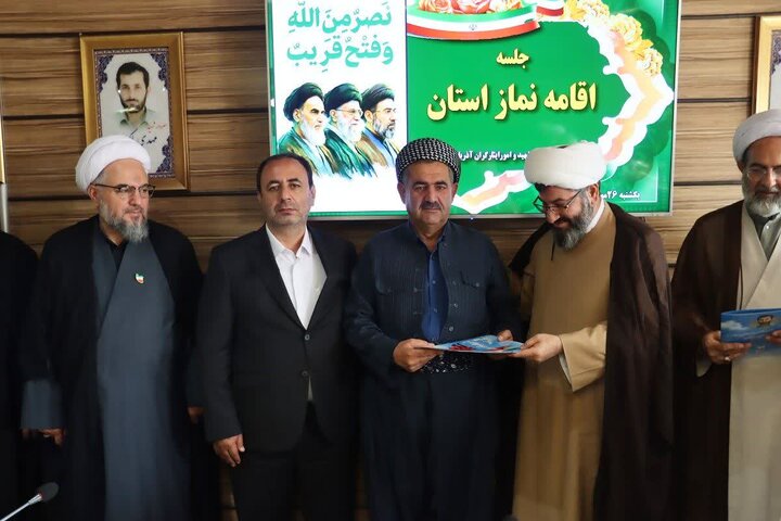 تصاویر/ گردهمایی ائمه جماعات و جلسه ستاد اقامه نماز بنیاد شهید و امور ایثارگران آذربایجان غربی