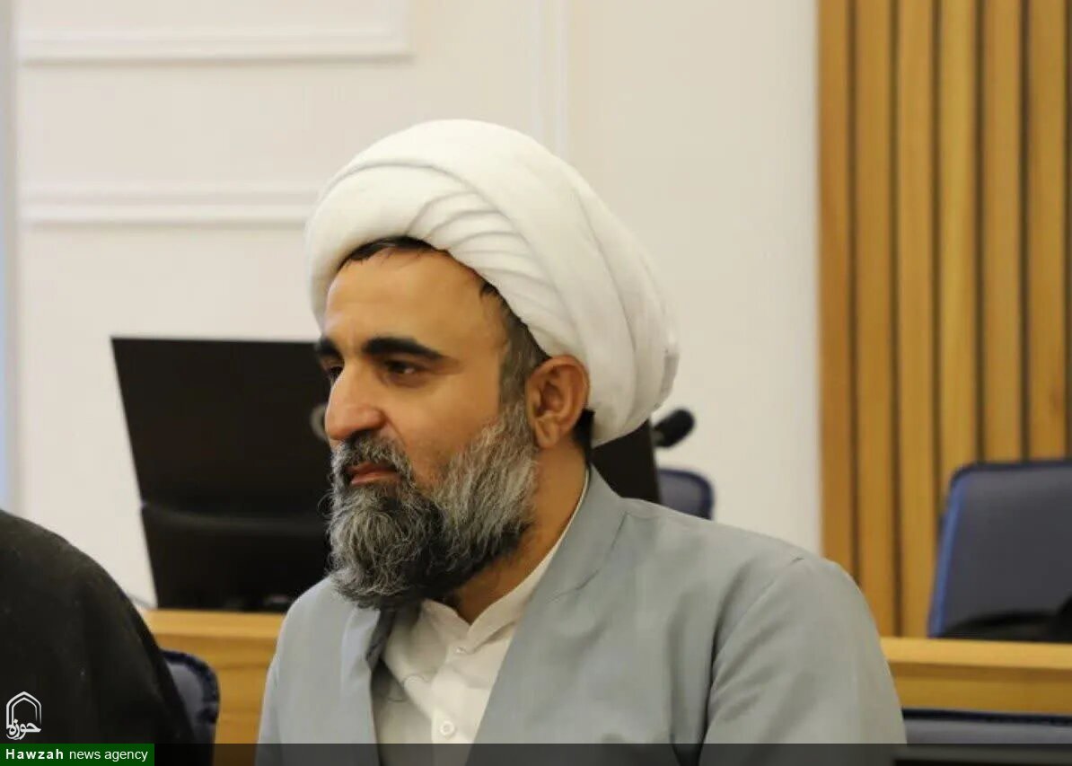 تسخیر ذهن‌ها هدف اصلی جنگ ترکیبی دشمن است / حوزه‌های علمیه در خط مقدم روشنگری قرار دارند