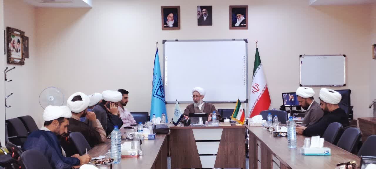 ائمه جماعات پل ارتباطی دانشجویان با دفتر نهاد مقام معظم رهبری می باشد /ملت ایران هوشیار، بصیر و لحظهشناس است