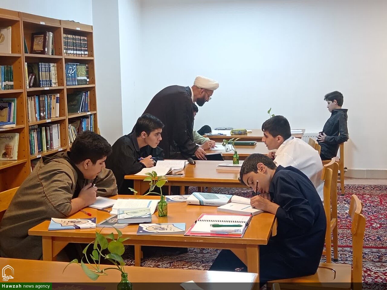 تصاویر / یک روز در مدرسه علمیه شیخ علیخان زنگنه تویسرکان