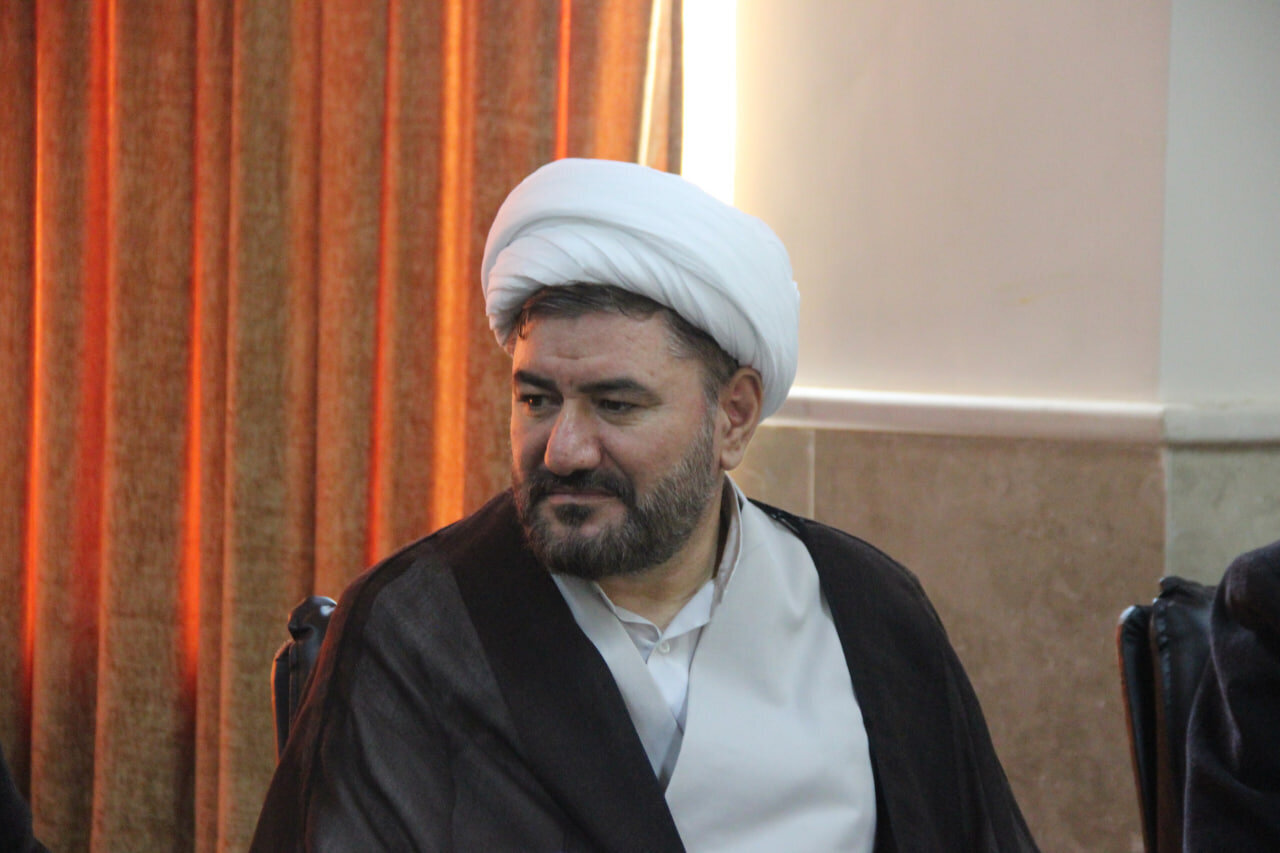 ملت ایران با قدرت و صلابت در میدان و خیابان پای کار هستند/ملت ایران در برابر زیاده‌خواهی آمریکای جنایتکار ایستاده اند