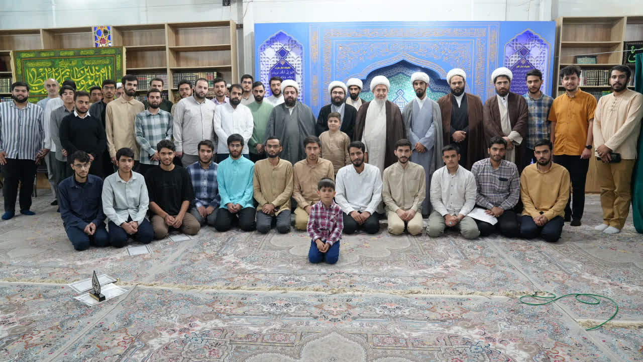 دیدار طلاب گروه تبلیغی نصر با آیت‌الله اراکی؛ ارائه گزارش فعالیت‌های تبلیغی در ایام جنگ رمضان