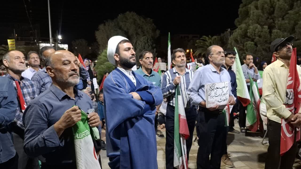 حضور مردم در میادین و تجمعات شبانه مهمترین عامل شکست دشمن است+تصاویر