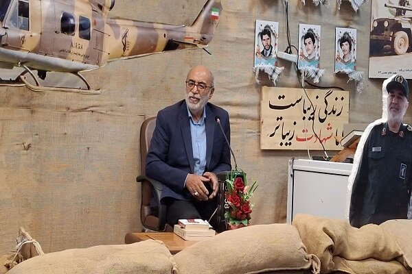 آیین رونمایی کتاب «ایستاده در حصار»؛ بازخوانی مقاومت رزمندگان اسلام در پاوه+تصاویر