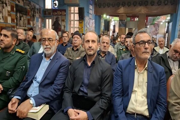 آیین رونمایی کتاب «ایستاده در حصار»؛ بازخوانی مقاومت رزمندگان اسلام در پاوه+تصاویر