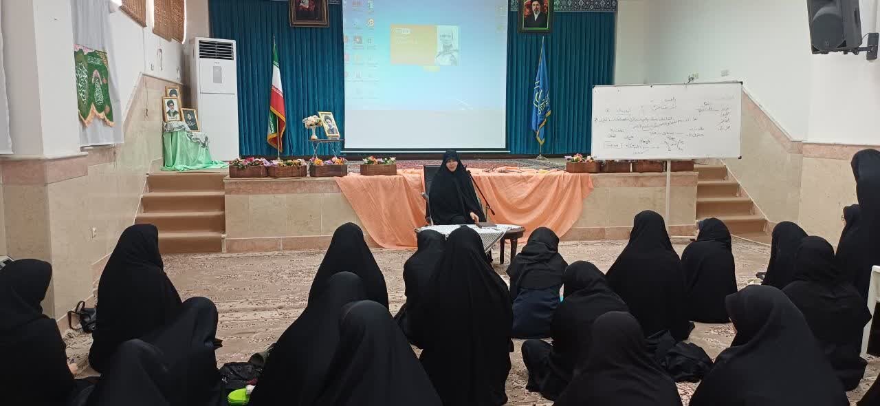 نشست سیاسی تبیینی با موضوع «جنگ وجودی» در مدرسه علمیه حضرت زینب (س) برگزارشد