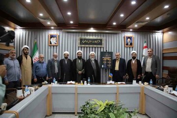 گزارش تصویری/ رونمایی از پوستر همایش ملی «مسائل الهیاتی حکمرانی در ایران» در قم