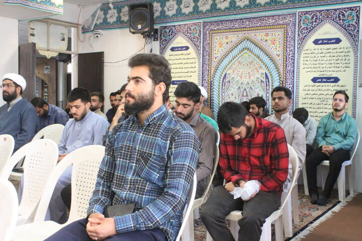 تصاویر/ پنجاهمین جلسه از سلسله‌ جلسات شرحی بر احادیث کتاب اصول کافی در مدرسه علمیه امام مهدی (عج) کرمان