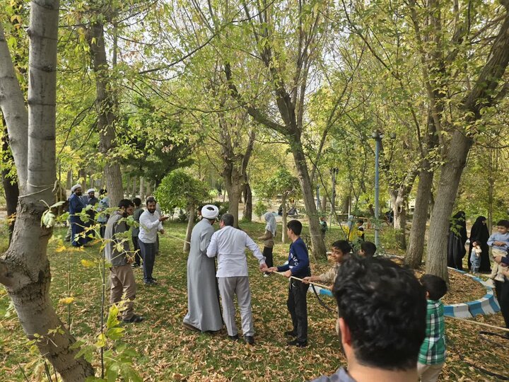 تصاویر/ اردوی تفریحی خانوادگی طلاب در اردوگاه فجر همدان