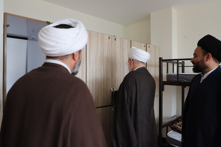 تصاویر/بازدیدنماینده ولی فقیه از مدرسه علمیه خاتم الانبیاء سنندج