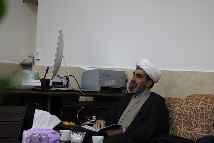 تصاویر /جلسه نماینده ولی فقیه در استان کردستان با کارد و اساتید حوزه علمیه خاتم الانبیاء سنندج