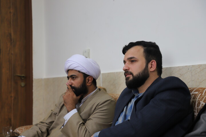 تصاویر /جلسه نماینده ولی فقیه در استان کردستان با کارد و اساتید حوزه علمیه خاتم الانبیاء سنندج
